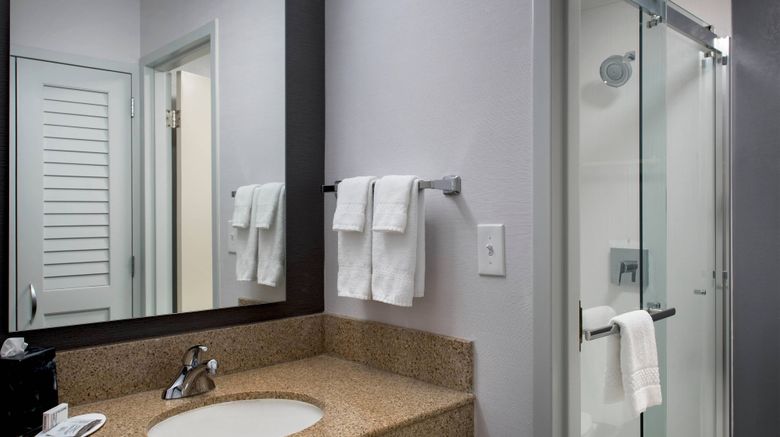 <b>Courtyard by Marriott Rockville Room</b>. Images powered by <a href="https://www.leonardoworldwide.com/" title="Leonardo Worldwide" target="_blank">Leonardo</a>.