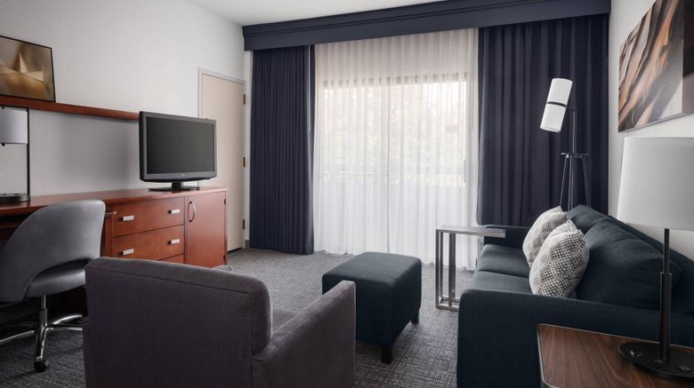 <b>Courtyard by Marriott Rockville Room</b>. Images powered by <a href="https://www.leonardoworldwide.com/" title="Leonardo Worldwide" target="_blank">Leonardo</a>.