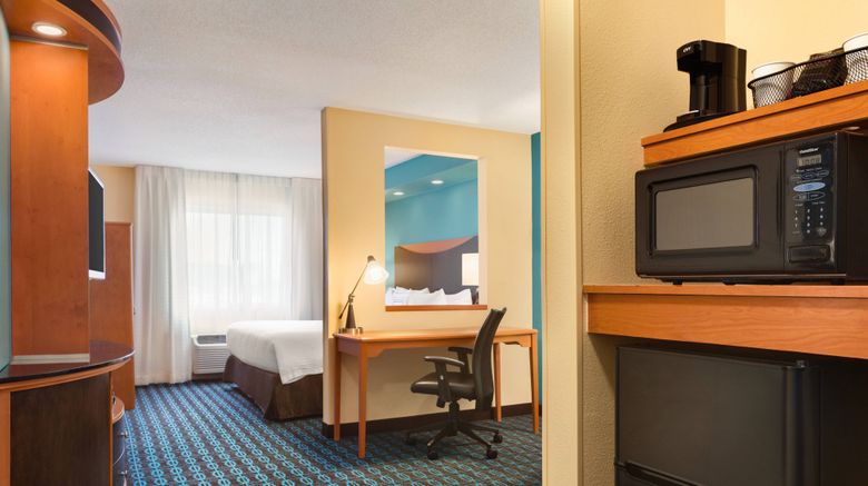 <b>Fairfield Inn & Suites Toledo Maumee Suite</b>. Images powered by <a href="https://www.leonardoworldwide.com/" title="Leonardo Worldwide" target="_blank">Leonardo</a>.