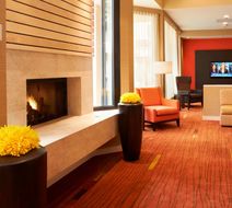 Courtyard Toledo Airport Holland Lobby