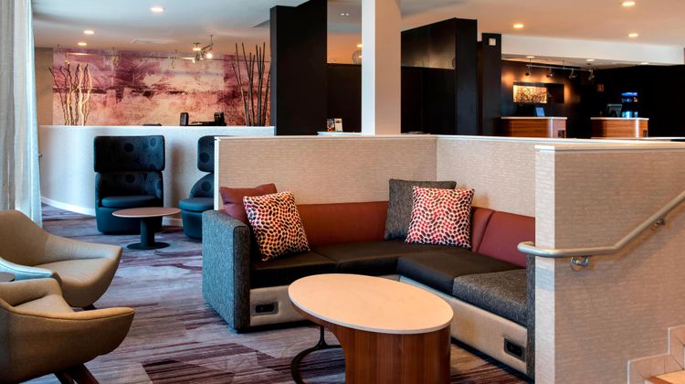 Courtyard by Marriott Poughkeepsie Lobby