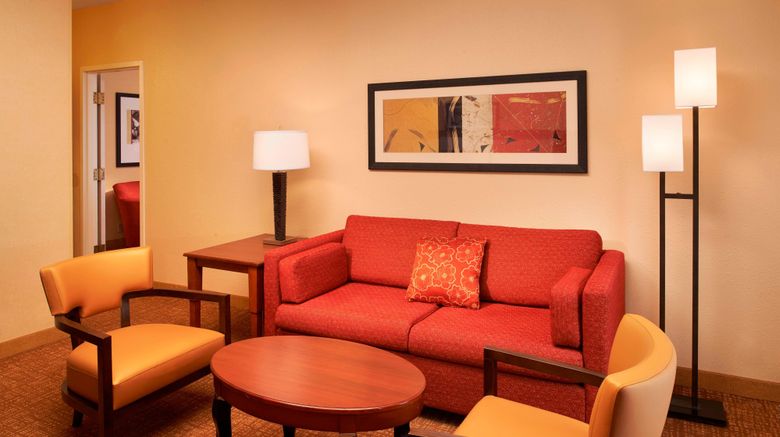 <b>Courtyard Toledo Airport Holland Room</b>. Images powered by <a href="https://www.leonardoworldwide.com/" title="Leonardo Worldwide" target="_blank">Leonardo</a>.