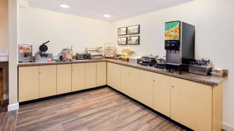 <b>TownePlace Suites Bentonville Rogers Restaurant</b>. Images powered by <a href="https://www.leonardoworldwide.com/" title="Leonardo Worldwide" target="_blank">Leonardo</a>.