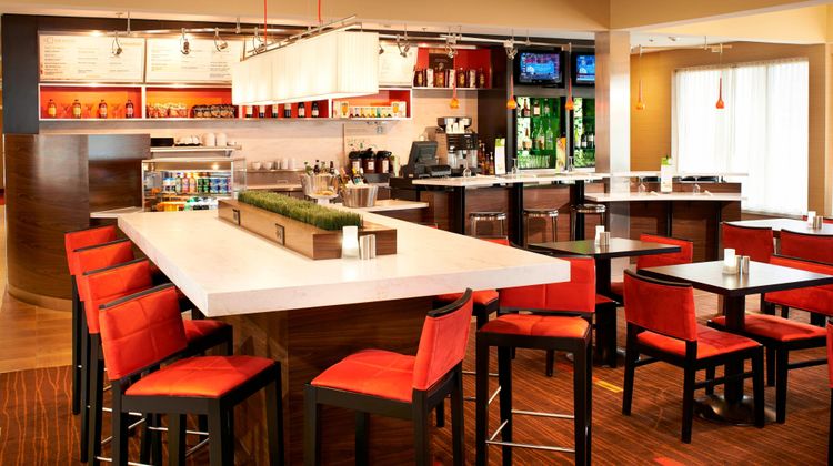 Courtyard Toledo Airport Holland Restaurant