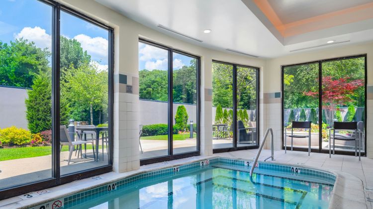 Courtyard Providence Lincoln Pool