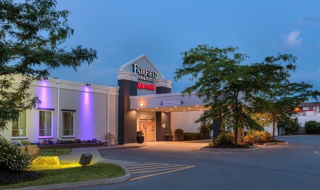 Fairfield Inn & Suites Belleville Exterior