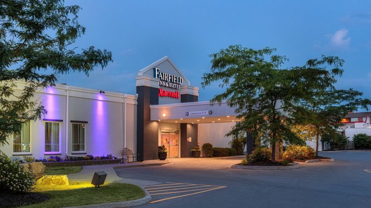 Fairfield Inn & Suites Belleville Exterior