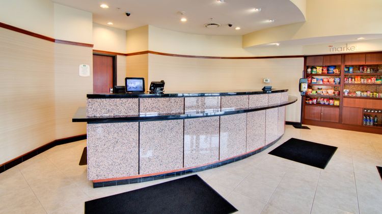 Courtyard by Marriott Rochester/St Mary Lobby
