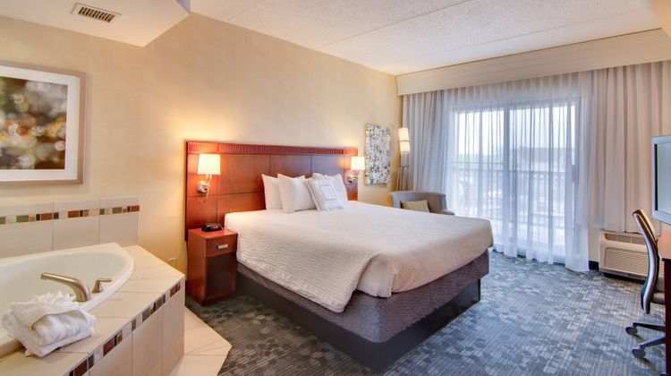 Courtyard by Marriott Rochester/St Mary Pool