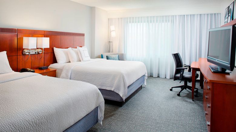 <b>Courtyard by Marriott Roanoke Airport Room</b>. Images powered by <a href="https://www.leonardoworldwide.com/" title="Leonardo Worldwide" target="_blank">Leonardo</a>.