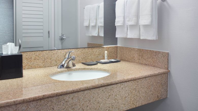 <b>Courtyard by Marriott Raleigh Midtown Room</b>. Images powered by <a href="https://www.leonardoworldwide.com/" title="Leonardo Worldwide" target="_blank">Leonardo</a>.
