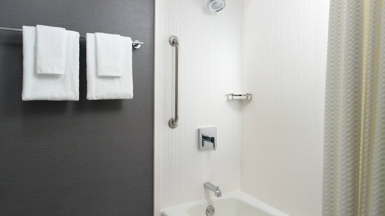 <b>Courtyard by Marriott Raleigh Midtown Room</b>. Images powered by <a href="https://www.leonardoworldwide.com/" title="Leonardo Worldwide" target="_blank">Leonardo</a>.