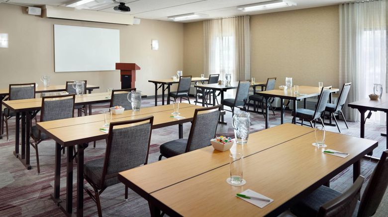 <b>Courtyard by Marriott Raleigh Midtown Meeting</b>. Images powered by <a href="https://www.leonardoworldwide.com/" title="Leonardo Worldwide" target="_blank">Leonardo</a>.