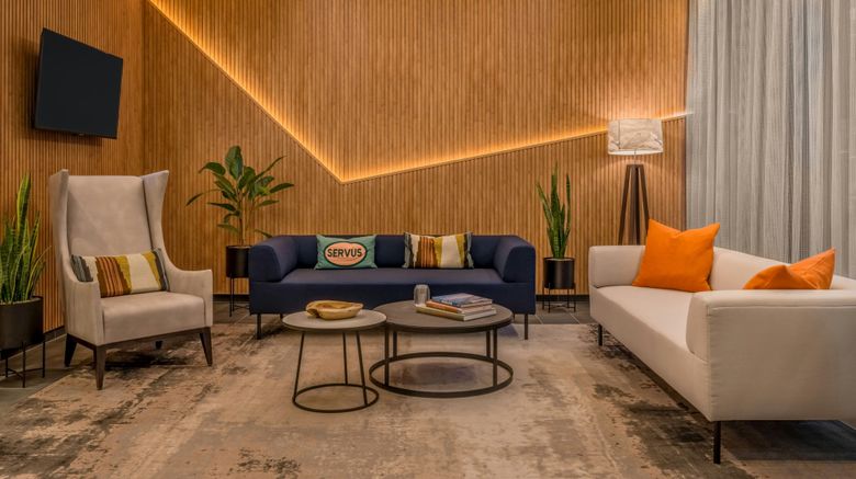 <b>Courtyard by Marriott Munich City Center Lobby</b>. Images powered by <a href="https://www.leonardoworldwide.com/" title="Leonardo Worldwide" target="_blank">Leonardo</a>.