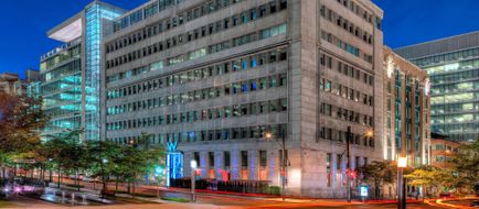 W Montreal Exterior