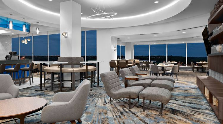 Courtyard by Marriott Edmonton Downtown Lobby