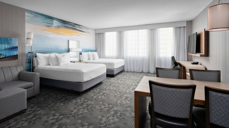 Courtyard by Marriott Edmonton Downtown Suite