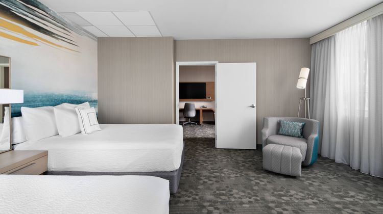 Courtyard by Marriott Edmonton Downtown Suite