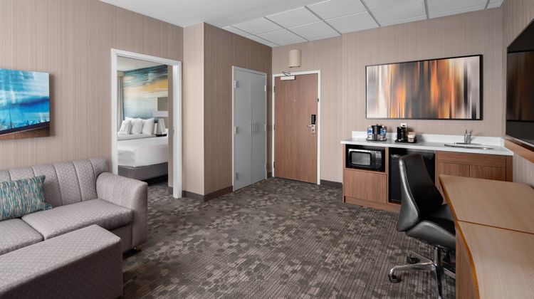 Courtyard by Marriott Edmonton Downtown Room