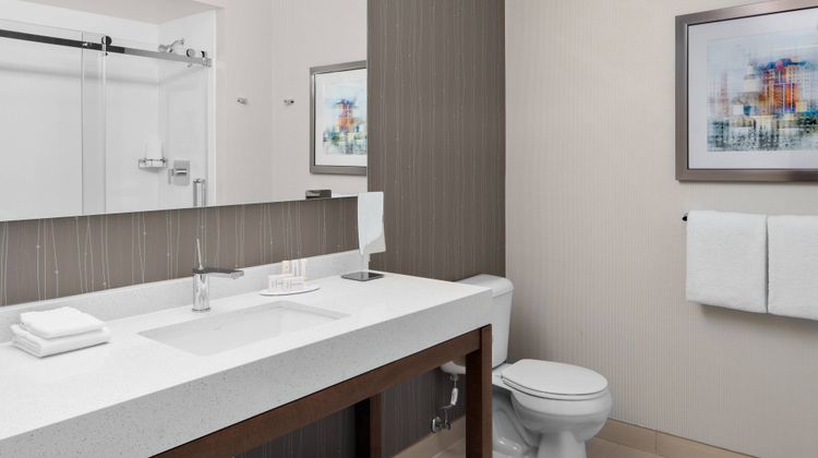Courtyard by Marriott Edmonton Downtown Room