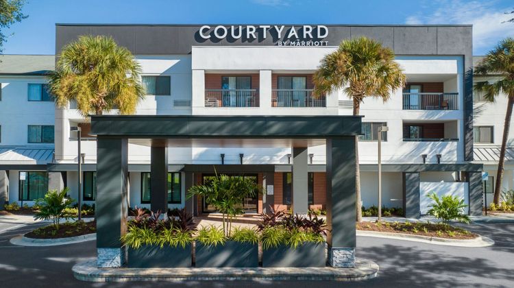 Courtyard Tampa North/I-75 Fletcher Exterior
