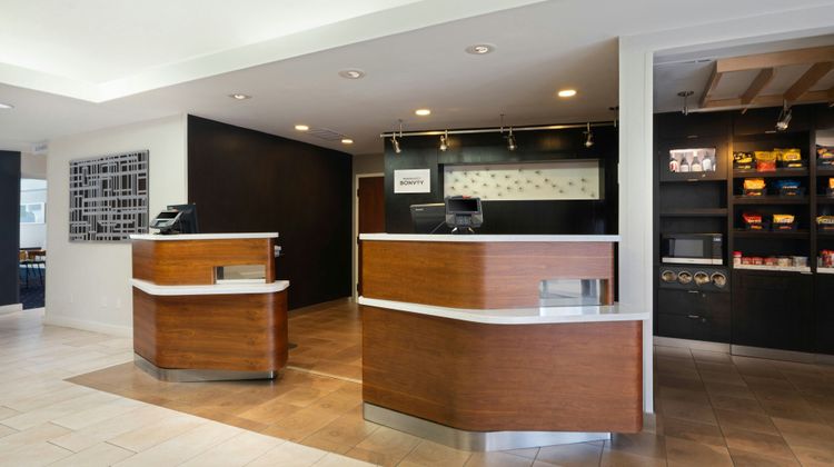 Courtyard Tampa North/I-75 Fletcher Lobby