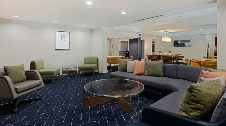 Courtyard Tampa North/I-75 Fletcher Lobby