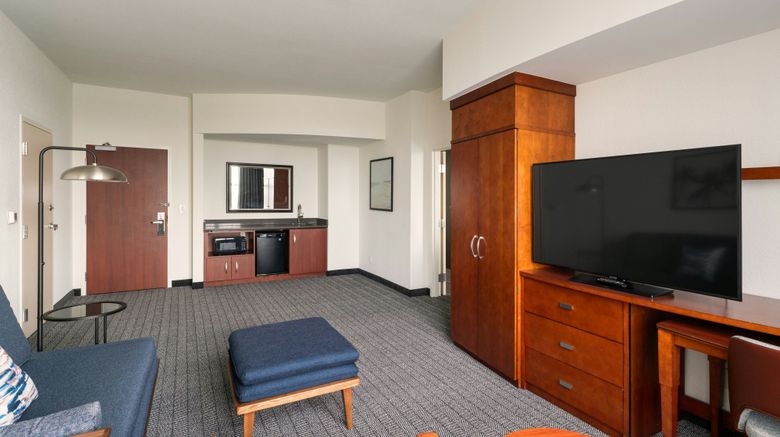 <b>Courtyard St Petersburg Downtown Room</b>. Images powered by <a href="https://www.leonardoworldwide.com/" title="Leonardo Worldwide" target="_blank">Leonardo</a>.