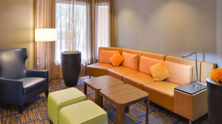 Courtyard Tampa North/I-75 Fletcher Lobby