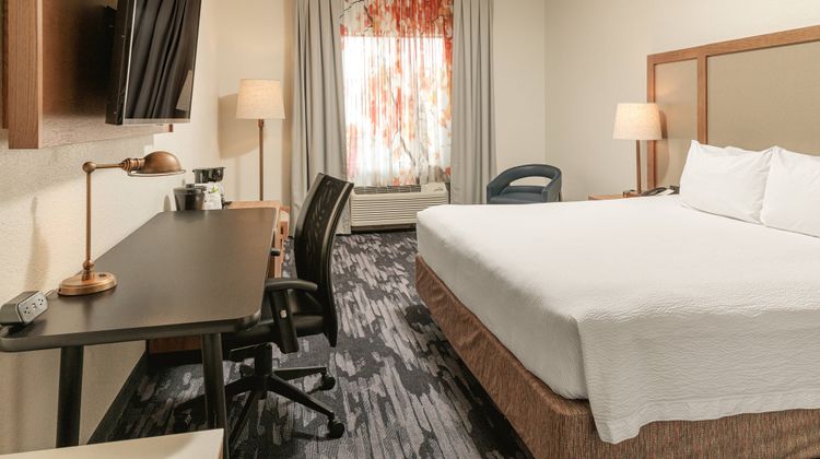 Fairfield Inn & Suites San Angelo Room