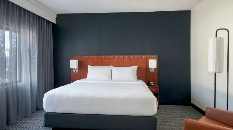 <b>Courtyard Silver Spring North/White Oak Suite</b>. Images powered by <a href="https://www.leonardoworldwide.com/" title="Leonardo Worldwide" target="_blank">Leonardo</a>.