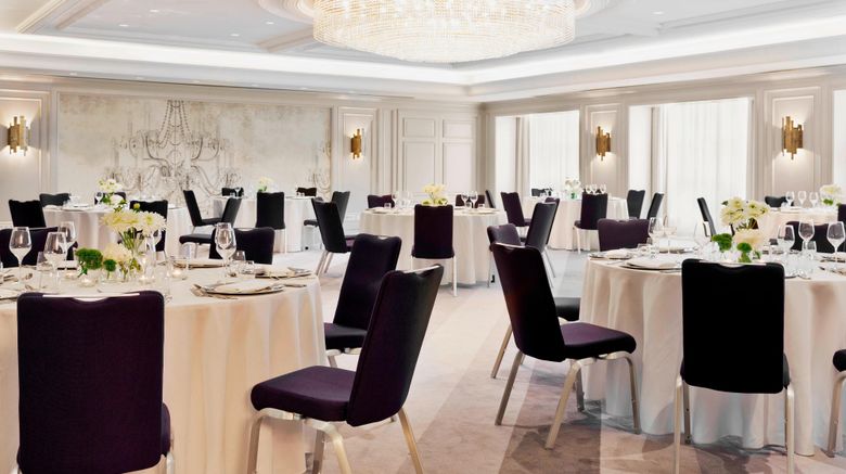 <b>Renaissance Wien Hotel Meeting</b>. Images powered by <a href="https://www.leonardoworldwide.com/" title="Leonardo Worldwide" target="_blank">Leonardo</a>.