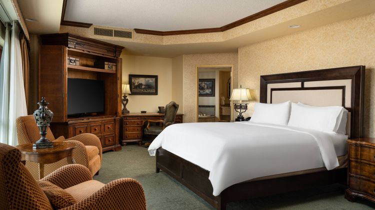Renaissance Tulsa Hotel & Convention Ctr Room