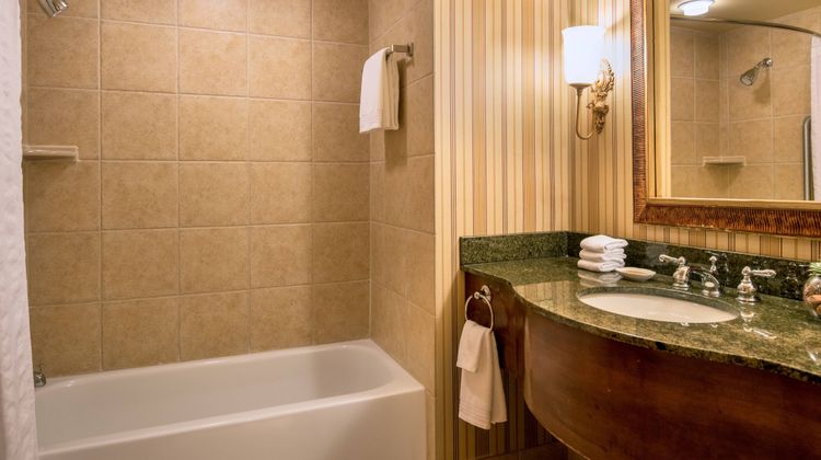Renaissance Tulsa Hotel & Convention Ctr Room