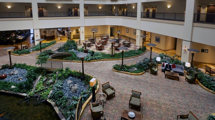 Renaissance Tulsa Hotel & Convention Ctr Lobby