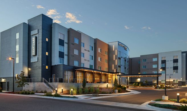 Courtyard Denver Aurora Exterior