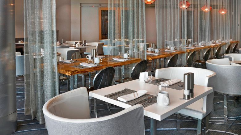 <b>Renaissance Edmonton Airport Hotel Restaurant</b>. Images powered by <a href="https://www.leonardoworldwide.com/" title="Leonardo Worldwide" target="_blank">Leonardo</a>.