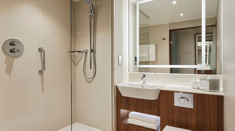 <b>Courtyard London City Airport Room</b>. Images powered by <a href="https://www.leonardoworldwide.com/" title="Leonardo Worldwide" target="_blank">Leonardo</a>.