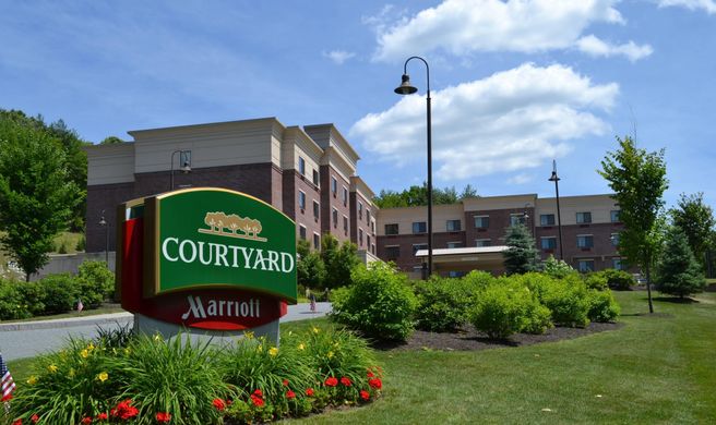 Courtyard by Marriott Hanover/Lebanon Exterior
