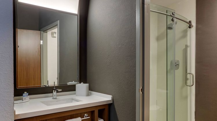 Courtyard by Marriott South Room