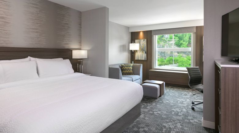 <b>Courtyard by Marriott Edgewater NYC Area Room</b>. Images powered by <a href="https://www.leonardoworldwide.com/" title="Leonardo Worldwide" target="_blank">Leonardo</a>.