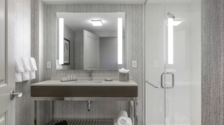 <b>Courtyard by Marriott Edgewater NYC Area Room</b>. Images powered by <a href="https://www.leonardoworldwide.com/" title="Leonardo Worldwide" target="_blank">Leonardo</a>.