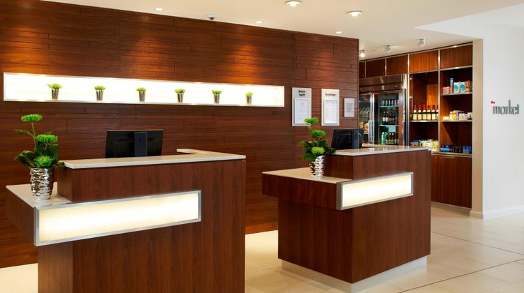 Courtyard by Marriott Aberdeen Airport Lobby