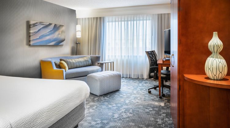 Courtyard by Marriott Denton Room