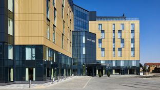 Courtyard London Heathrow Airport