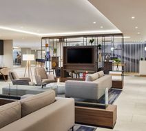 Courtyard London Heathrow Airport Lobby