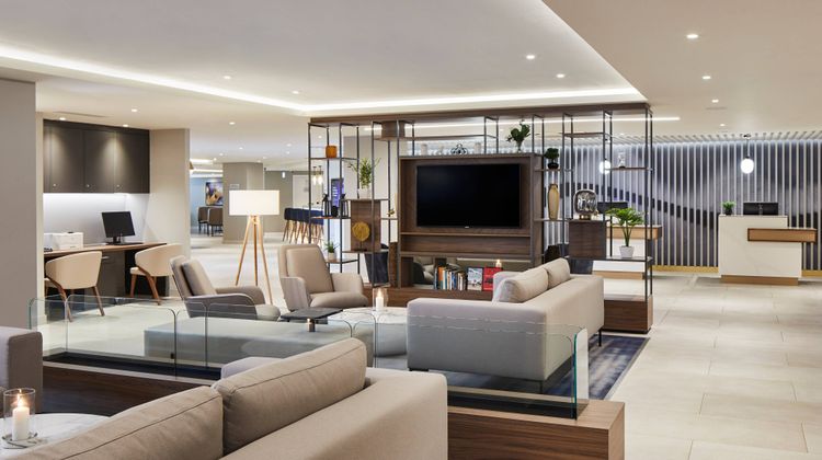 Courtyard London Heathrow Airport Lobby