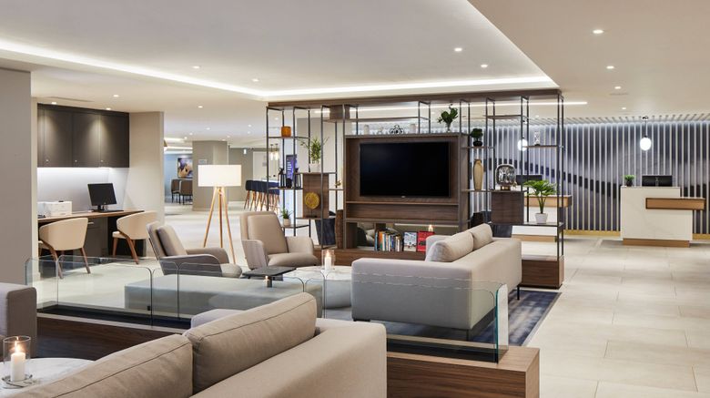 <b>Courtyard London Heathrow Airport Lobby</b>. Images powered by <a href="https://www.leonardoworldwide.com/" title="Leonardo Worldwide" target="_blank">Leonardo</a>.