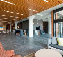 Courtyard Waterloo Cedar Falls Lobby