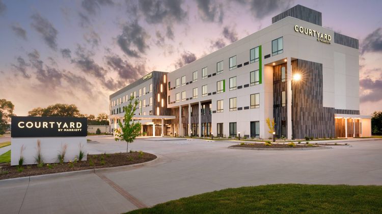 Courtyard Ames Exterior